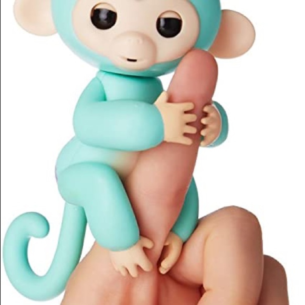 NIB Fingerlings Zoe